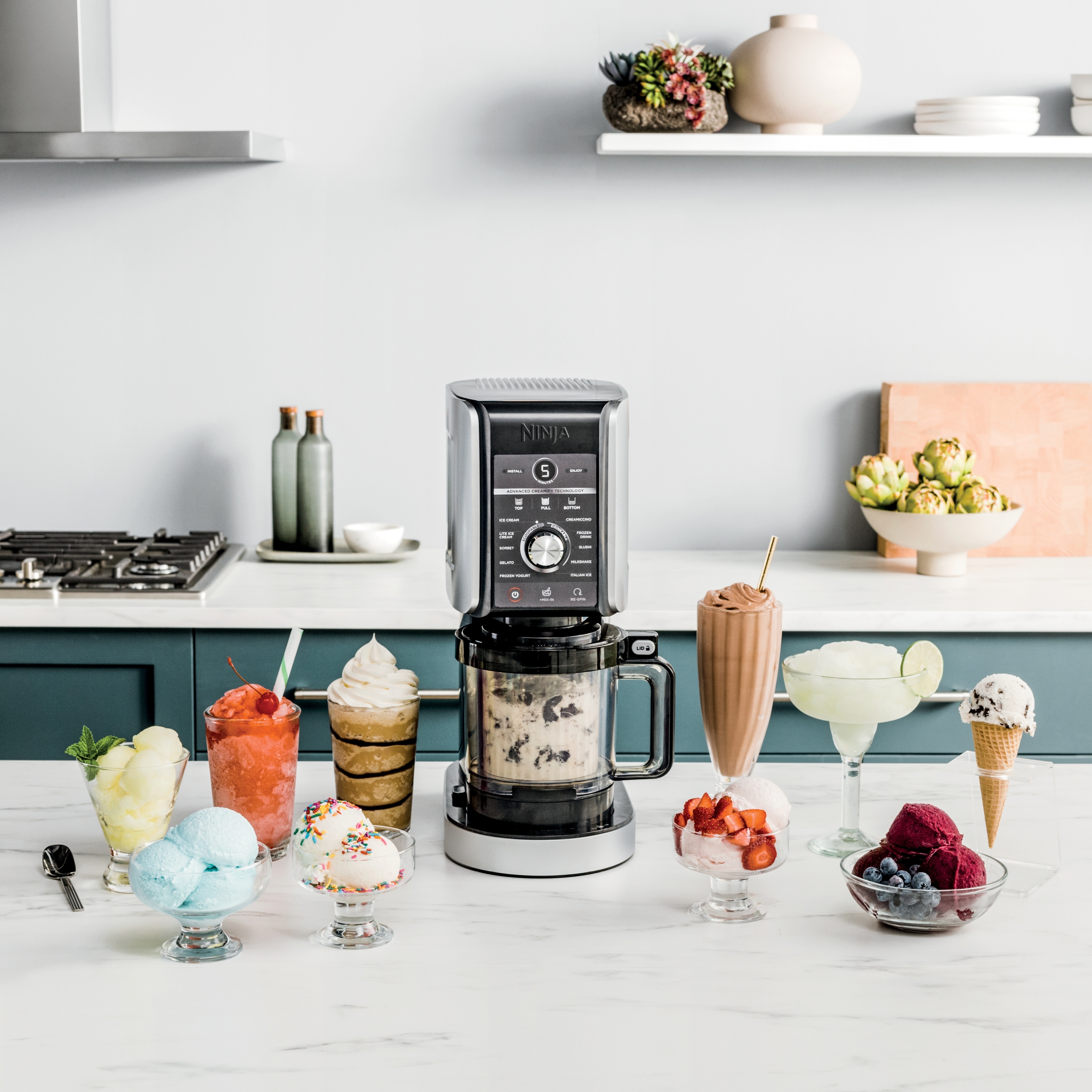 大人気アイテム 11-in-1 Beyond & Bath Bed - Maker Treat Frozen and Cream Ice パック・フェイスマスク